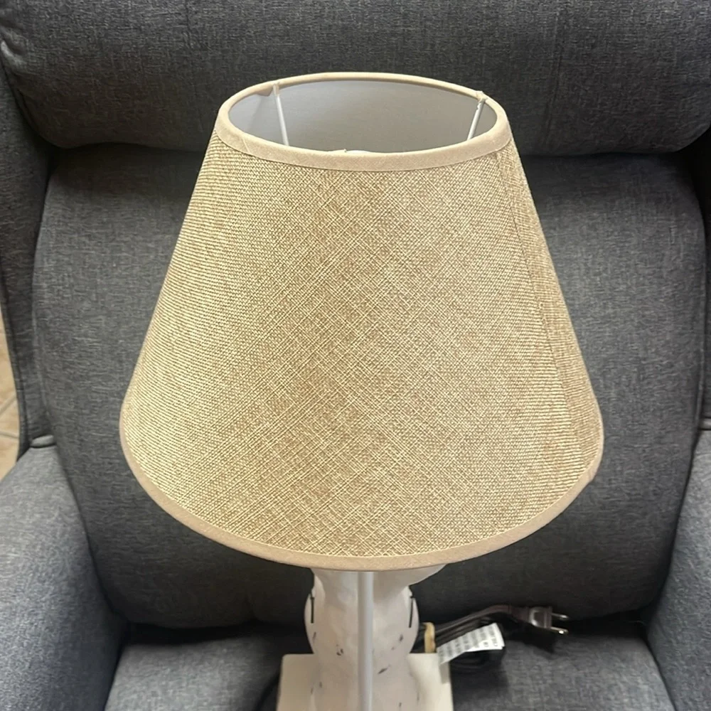 Creating Country Decor Rabbit Table Lamp